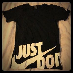 Nike Shirt. boys.